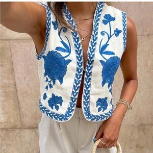 Boho Floral Embroidered Vest. Size small. Never worn.